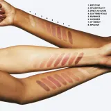 MAC Cosmetics Powder Kiss Lipstick - Матовая помада, 3 г, оттенок Little Tamed — фото 7
