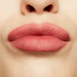 MAC Cosmetics Powder Kiss Lipstick - Матовая помада, 3 г, оттенок Kinda Soar-ta — фото 4
