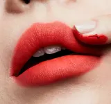 MAC Cosmetics Powder Kiss Lipstick - Матовая помада, 3 г, оттенок Style Shocked! — фото 4