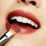 MAC Cosmetics Powder Kiss Lipstick - Матовая помада, 3 г, оттенок Turn to the Left — фото 3