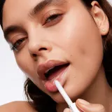 WONDERSKIN Lip Rehab Therapy Oil - Блеск для губ с увлажняющим действием, 3.57 мл, оттенок Clear — фото 2