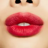MAC Cosmetics Powder Kiss Liquid Lipcolour - Матовая жидкая помада, 5 мл, оттенок Haute Pants — фото 3