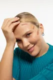 3INA The No-Rules Cream - Многофункциональный косметический продукт для макияжа глаз, губ и лица, 8 мл, оттенок 677 - Medium, neutral brown — фото 2