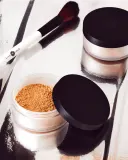 Lily Lolo Mineral Bronzer - Минеральная пудра для загара, 8 г, оттенок Waikiki — фото 2