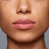 Shiseido LipLiner InkDuo - Карандаш для губ с бальзамом, 1.1 г, оттенок 02 Beige — фото 5