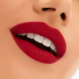 MAC Cosmetics Locked Kiss 24h Lipstick - Трендовая помада с матовым эффектом, 1.8 г, оттенок Ruby True — фото 5
