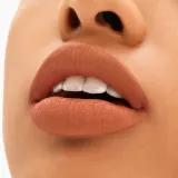 MAC Cosmetics Locked Kiss 24h Lipstick - Трендовая помада с матовым эффектом, 1.8 г, оттенок Teaser — фото 4