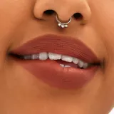 MAC Cosmetics Locked Kiss 24h Lipstick - Трендовая помада с матовым эффектом, 1.8 г, оттенок Meticulous — фото 4