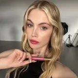 NL Beauty Gloss Boss - Долговременный блеск для губ, 3.5 мл, оттенок Limitless — фото 4