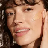 Гель-крем Origins GinZing Glow-Boosting Gel Moisturizer с женьшенем и кофеином, 50 мл, оттенок Pearl Glow — фото 3
