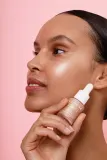 Lumene Invisible Illumination Instant Illuminizer - Розовый хайлайтер для лица и области вокруг глаз, 15 мл, оттенок Golden Hour — фото 3