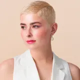 Catrice Glitter Glam Glow - Бальзам для губ с блестками, 3.2 г, оттенок 010 — фото 8