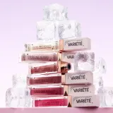 Eveline Cosmetics Variete Cooling Kisses - Увлажняющий блеск для губ с охлаждающим эффектом, 6.8 мл, оттенок 01 Ice Mint — фото 3