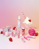 I Heart Revolution Milkshake Strawberry - Матирующая пудра для лица, 22 г — фото 3