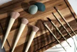So Eco Exclusive Brush & Sponge Set Complexion Sponge - Косметический набор кистей — фото 2