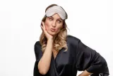 Notino Silk Collection Sleeping mask & Scrunchies Set - Подарочный набор оттенка Cream, оттенок Cream — фото 8