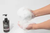 KUNDAL Honey & Macadamia White Musk - Натуральный шампунь для сухих и поврежденных волос, 500 мл — фото 4