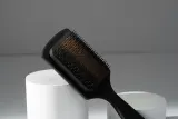 Плоская щётка для распутывания волос VARIS Detangling Brush, для влажных и сухих волос, 1 шт, 1 шт (VAR00015) / 1 шт (VAR00016) — фото 3
