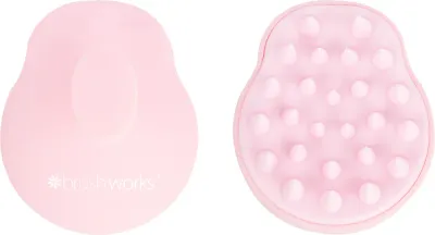 Массажная щётка для мытья головы Brushworks Massaging Shampoo Brush эргономичной формы, 1 шт do skóry głowy