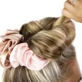 Резинка-бигуди для локонов Brushworks Heatless Curling Scrunchie без нагрева, 1 шт — фото 6
