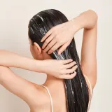 Alfaparf Milano Semi di Lino Blonde - Фиолетовый кондиционер для светлых волос с балаяжем, 200 мл — фото 3