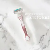 Gillette Venus Deluxe Smooth Sensitive - Бритва + сменные лезвия RoseGold, 3 шт — фото 3