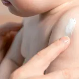 A-Derma Exomega Control Emollient Lotion - Молочко для тела против раздражения и зуда кожи — фото 3