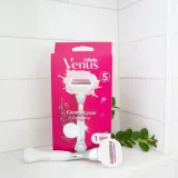 Бритва женская Gillette Venus ComfortGlide Sugarberry 5 лезвий, с увлажняющими полосками, 1 шт z wymienną głowicą — фото 2