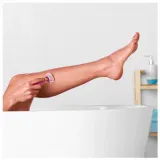 Бритва женская Gillette Venus ComfortGlide Spa Breeze 3 лезвия, с гелевыми полосками, со сменными кассетами, 1 шт — фото 4