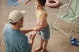 Naif Baby & Kids Mineral Sunscreen SPF 50 - спрей для загара для детей с рождения, 100 мл — фото 3