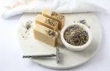 Almara Soap Natural Shave It All - Натуральное мыло в куске для бритья, 90 г — фото 2