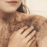 Скраб для лица и тела Almara Soap Face Body Scrub отшелушивающий, с кофе и маслом ши, 110 г с ароматом Sweet Coffee — фото 4