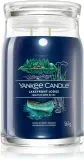 Yankee Candle Lakefront Lodge - Ароматическая свеча Signature Signature, 567 г — фото 1