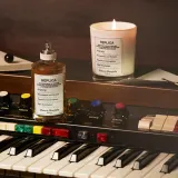 Ароматическая свеча Maison Margiela REPLICA Jazz Club с ароматом рома и сигар, время горения 40 часов, 165 г — фото 3