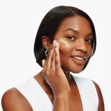 Clinique Dramatically Different Moisturizing Lotion SPF50 - Увлажняющий крем для лица — фото 4