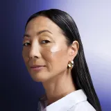 Shiseido Vital Perfection LiftDefine Radiance Night Concentrate - Сыворотка для лица с лифтинг-эффектом на ночь, 40 мл — фото 2