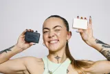 Carbon Theory Charcoal & Tea Tree Oil - Мыло для очищения кожи в виде кубика для нежного удаления, 100 г — фото 5