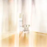 Estee Lauder Revitalizing Supreme+ Bright Radiance Power Soft Milky Lotion - Легкий увлажняющий флюид против несовершенств кожи с акне, 100 мл — фото 3
