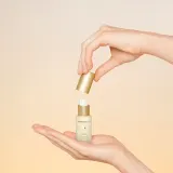 Health Labs Care Glow On Rozświetlający krem pod oczy - Розовый крем для глаз, осветляющий, 15 мл — фото 5