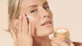 Avene Vitamin Activ Cg Radiance Intensive Cream - Крем против морщин с витамином C, который осветляет, 50 мл — фото 3