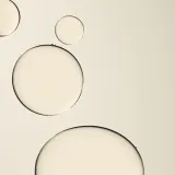 Omorovicza Queen Essence - Увлажняющая эссенция с гиалуроновой кислотой, 100 мл — фото 7