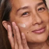 Peter Thomas Roth EVEN SMOOTHER Glycolic Retinol Resurfacing Serum - Интенсивная сыворотка с разглаживающим действием, 30 мл — фото 5