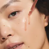KORA Organics Turmeric Glow Drops - Сыворотка для лица с ниацинамидом, 10 мл — фото 3