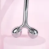 Brushworks Face Sculpting Zinc Roller - ролик для массажа лица, 1 шт — фото 2