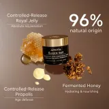Apivita Queen Bee Cream Light - Легкий крем для лица против старения кожи, 50 мл — фото 3