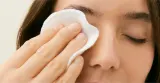Средство для снятия макияжа NIVEA Face Cleansing двухфазное, для глаз и лица, снимает водостойкий макияж, 125 мл — фото 2