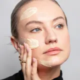 Antipodes Aura Manuka Honey Mask - Очищающая и успокаивающая маска для лица с медом, 75 мл — фото 3