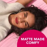 Bourjois Cloud Crème Velvet Matte - Матовая жидкая помада с интенсивным матовым эффектом, 3.1 мл, оттенок 01 Rose Bonbon — фото 5