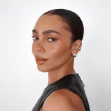 Smashbox LIT STX Blushlighter - Румяна с подсветкой в стике, 5 г, оттенок Brnz.GIF — фото 3