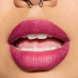 MAC Cosmetics Metamorphosis Spring Collection MACximal Silky Matte Lipstick - Матовая помада, 3.5 г, оттенок Juiced Raspberry — фото 3
